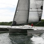 35′ Dragonfly tri – clever design, strong and fast