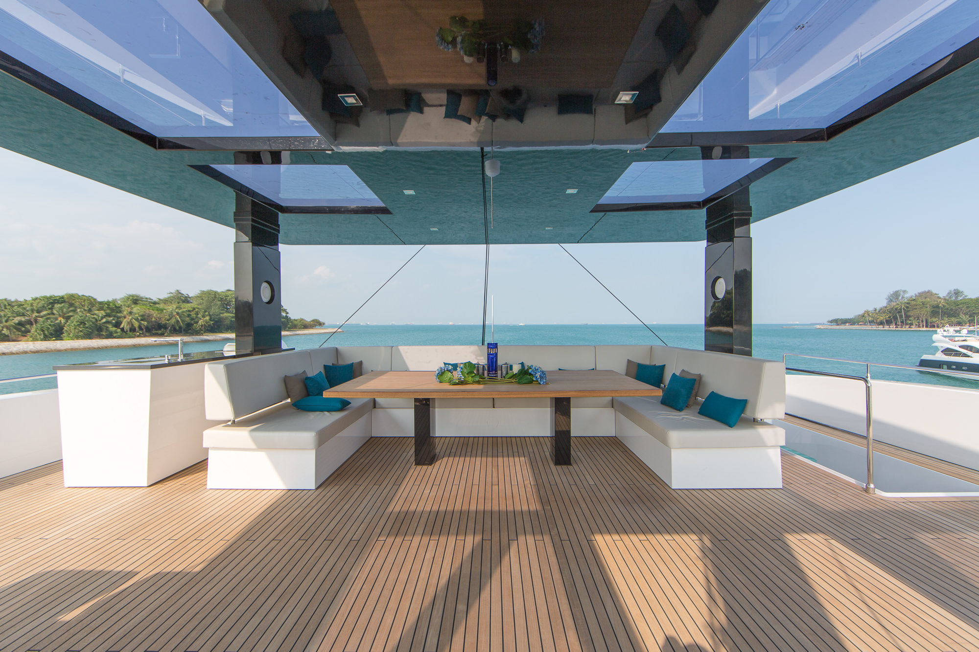 Sunreef Supreme 68 luxury catamaran Layout